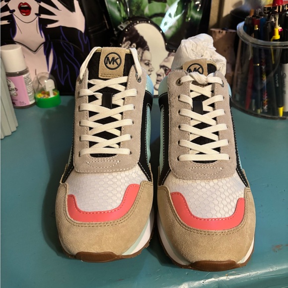 Michael Kors Wilma Trainer - Picture 5 of 7